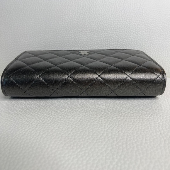New Chanel Metallic Sliver Lambskin Wallet on Chain WOC - Picture 3 of 7